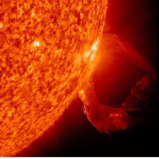 ERUPCION SOLAR erupcion solar: