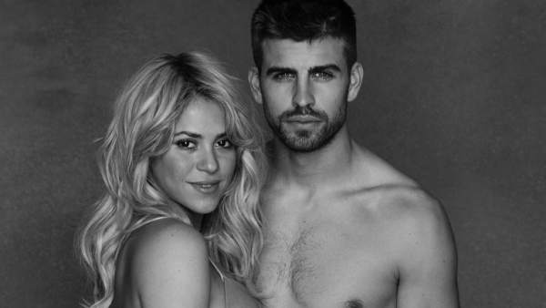 Shakira y Piqué posan muy embarazados Shakira y Piqué posan muy embarazados