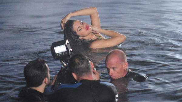 Selena Gomez en su nuevo videoclip Selena Gomez en su nuevo videoclip