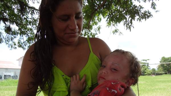 Andrés y su madre Andrés y su madre