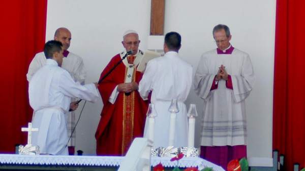 El papa oficia una misa en Cuba El papa oficia una misa en Cuba